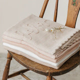 Peluche Scalloped Rose Mélange Bebe Knit Blanket